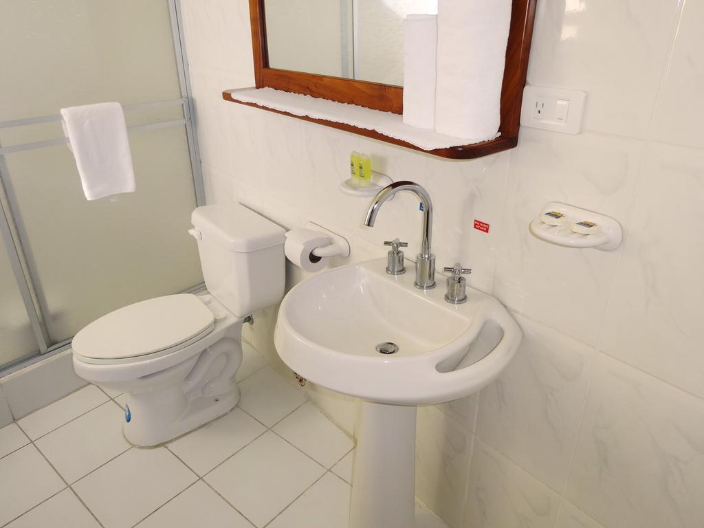Hotel Del Sol Galapagos ปูแอร์โตอาโยรา ห้อง รูปภาพ